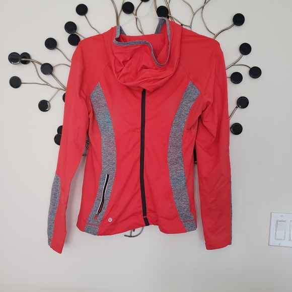 Lululemon Hooded Longsleeves